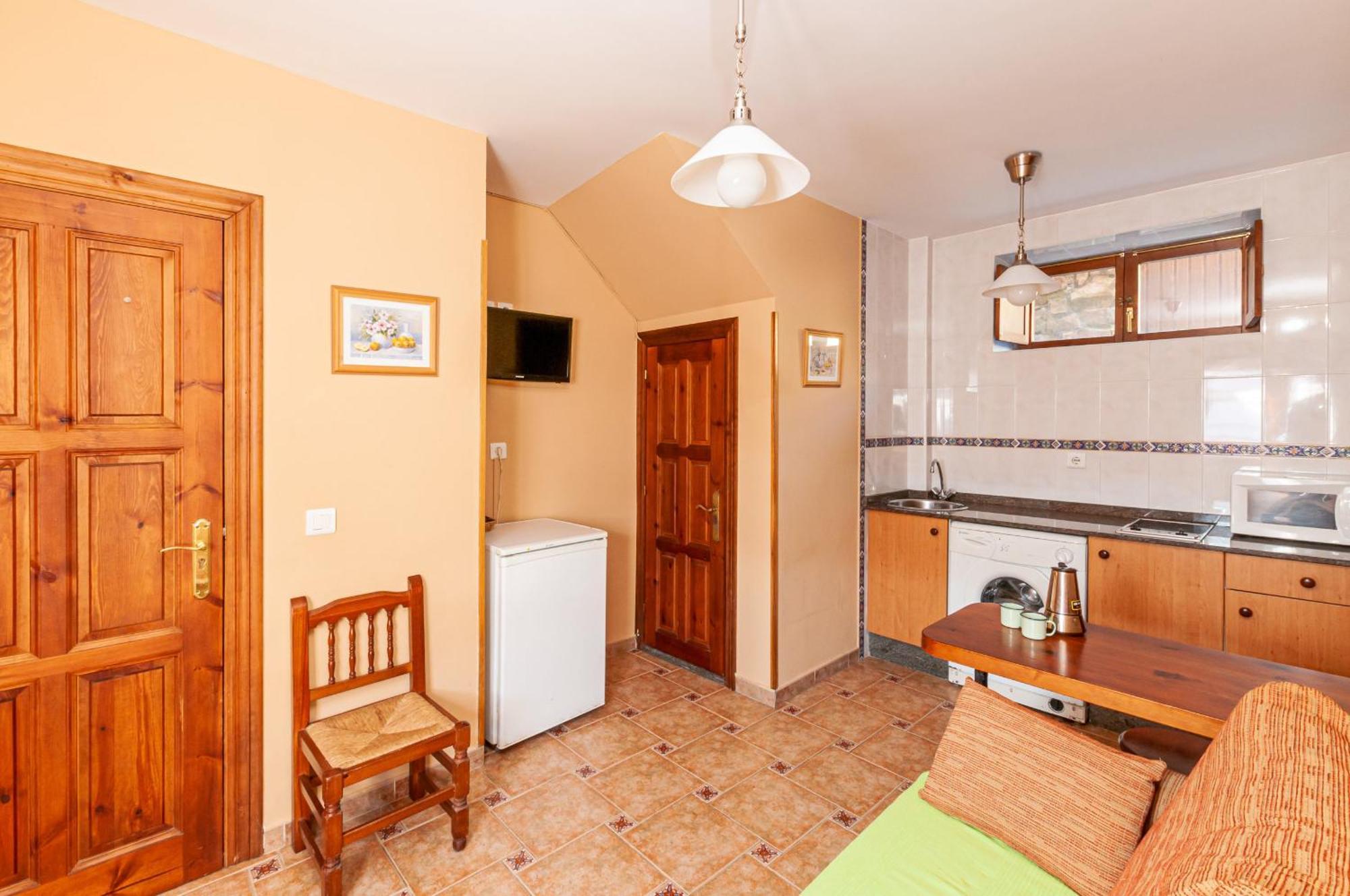 Apartamentos La Regoria Arenas De Cabrales Exterior photo